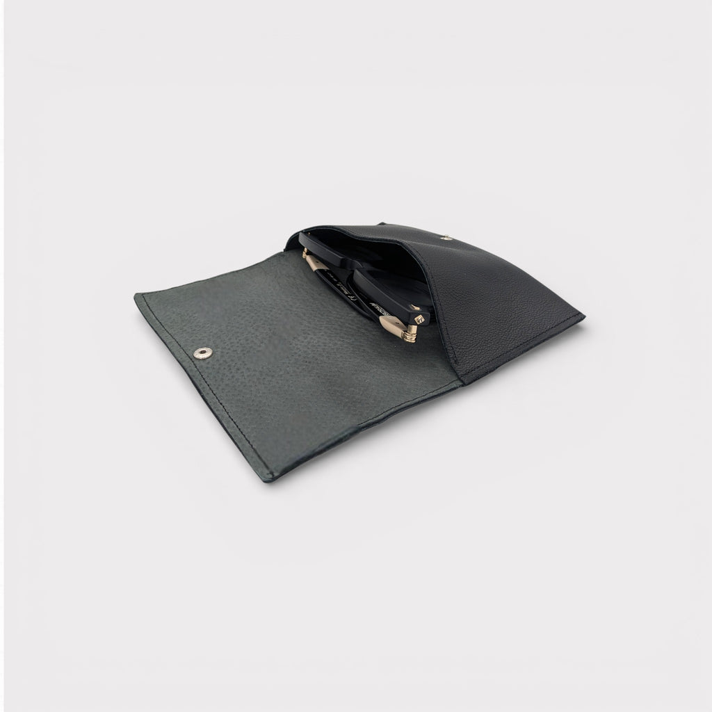 Étui à lunettes - cuir noir & motif zèbre.